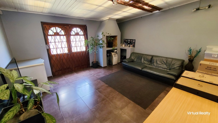4 Bedroom Property for Sale in Thornton Western Cape